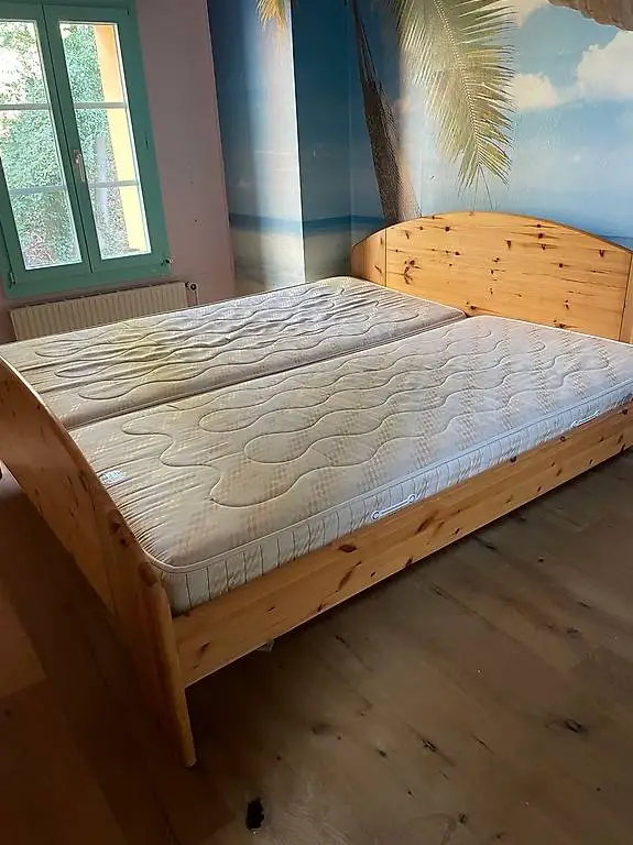 Holzbett inkl. Matratze und Lattenrost zu verkaufen