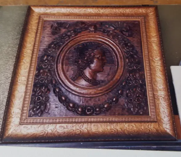 Antico Quadro Scolpito in riglievo in legno Di Quercia