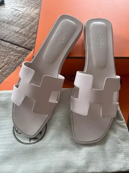 Hermès Sandalen Oran rosa Blütenblatt Grösse 42 neu Hermès