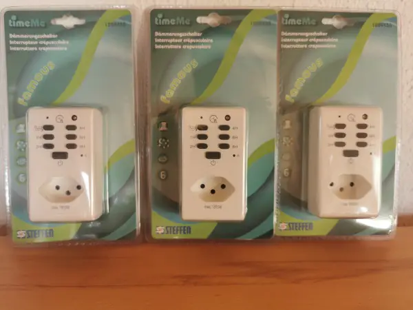 3 NEUE Zeitschaltuhren/Dämmerungsschalter m. Sensor, Innen