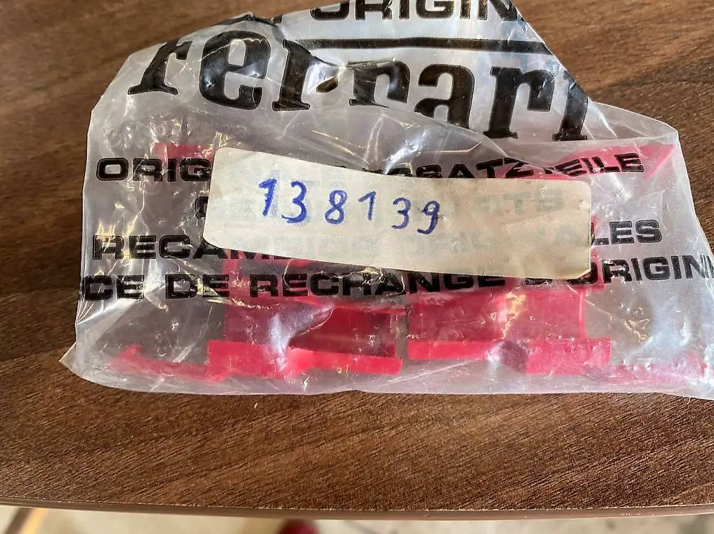 Ferrari F40 Bobine HT Clip Parts :138139