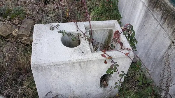 PLINTO PALO ILLUMINAZIONE CON POZZETTO IMPIANTI