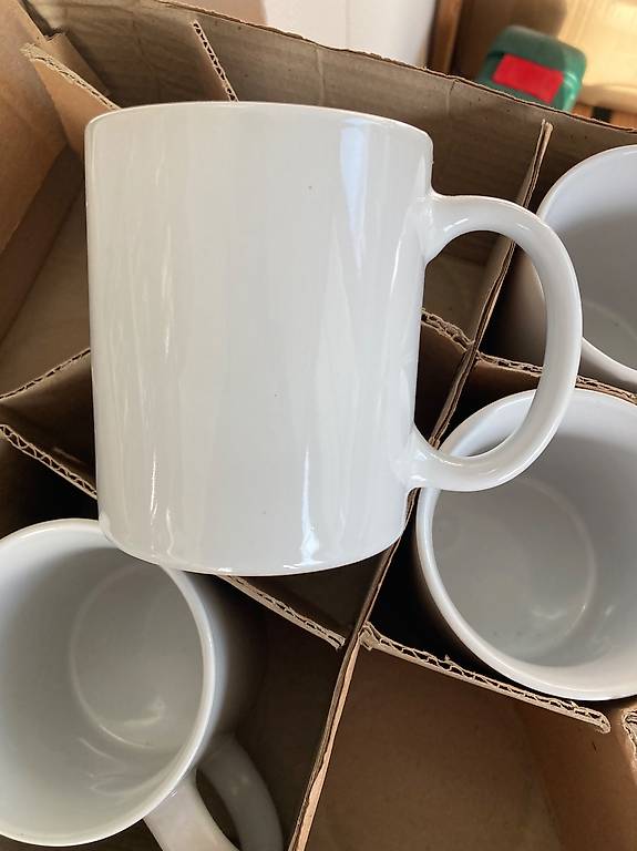 73 Stk. neue Porzellantassen "Cambridge"