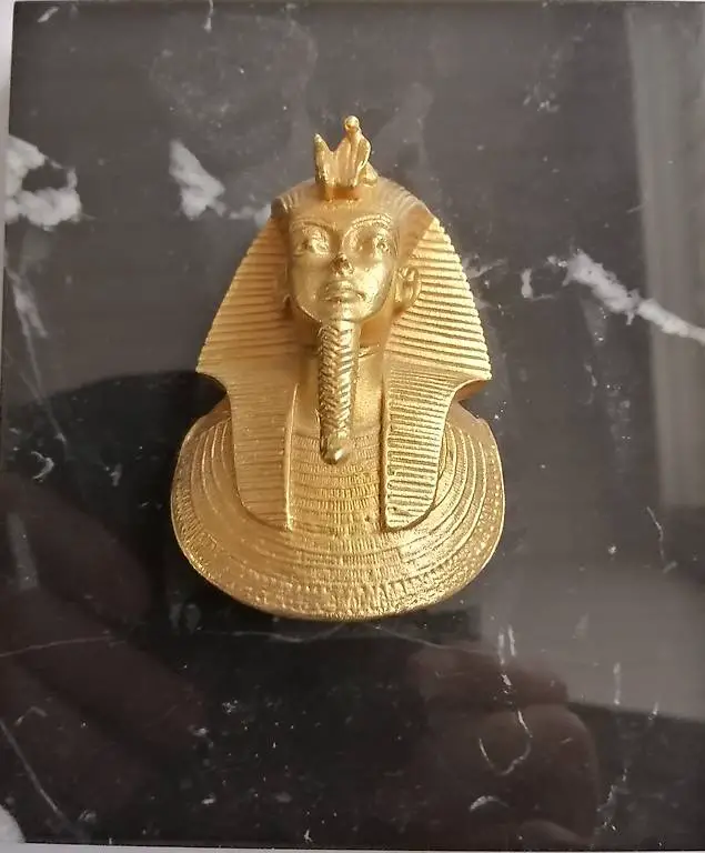 Ägyptische Deko und Papyrus Bilder