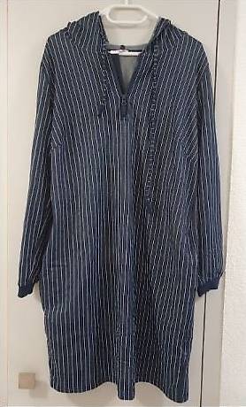 Hoodie Kleid in Denim-Auftritt mit Kapuze