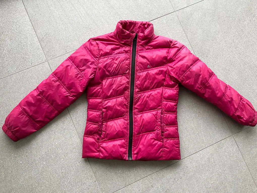 Daunenjacke Grösse 134