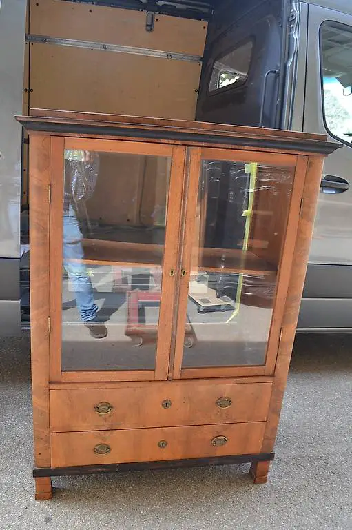 Antike Biedermeiervitrine