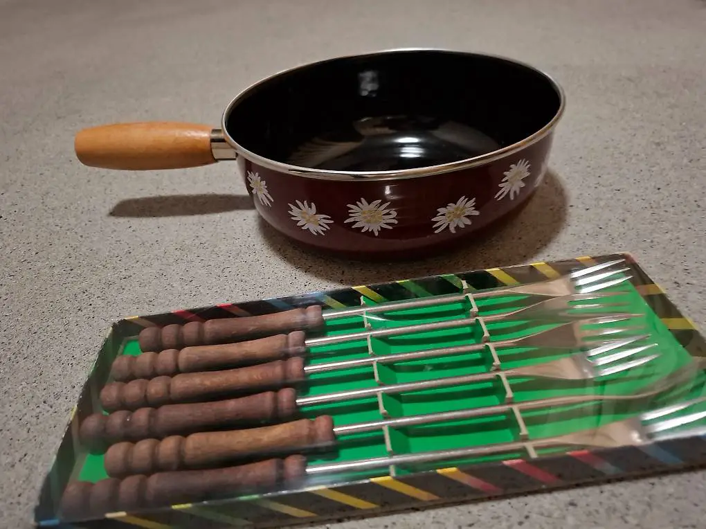 Fonduepfanne mit 6 Gabeln