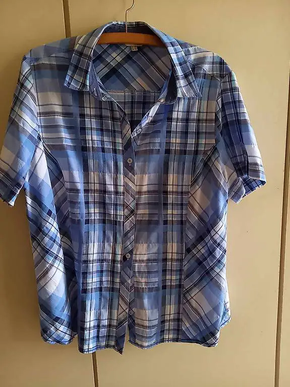 Damenbluse Gr.46, Kurzarm, kariert 57% Cotton 43% Polyester