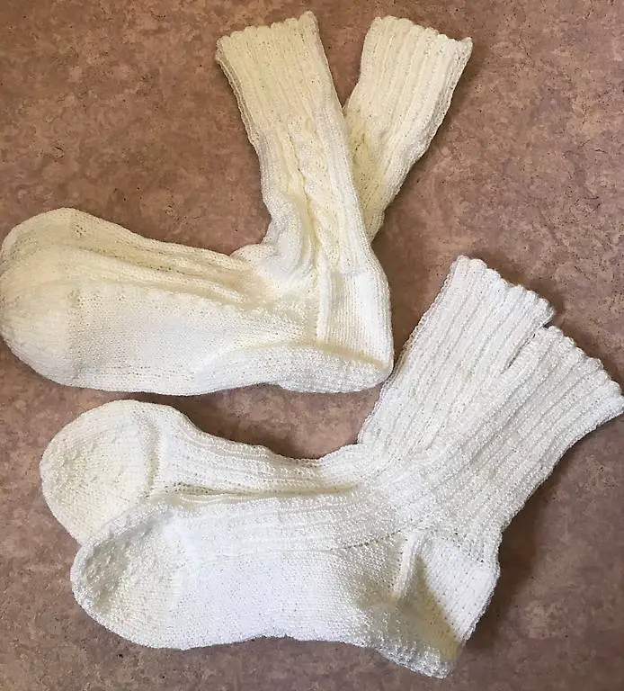 Schöne gestrickte Damensocken Grösse 41/42/43