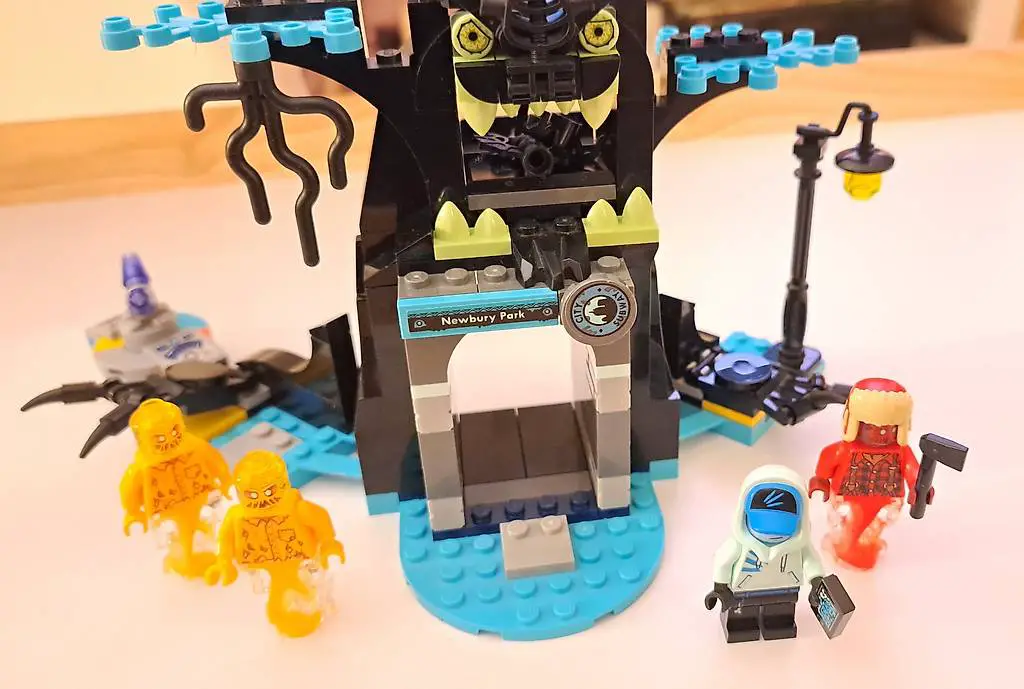 Lego 70427 Welcome to the Hidden Side