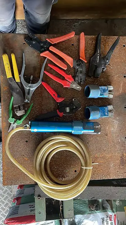 Kabelschuh Presszangen