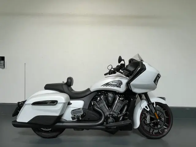 INDIAN Challenger Dark Horse 108