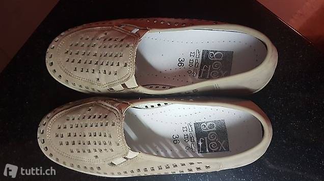 Damen-Sommerschuh in Wildleder, gelocht