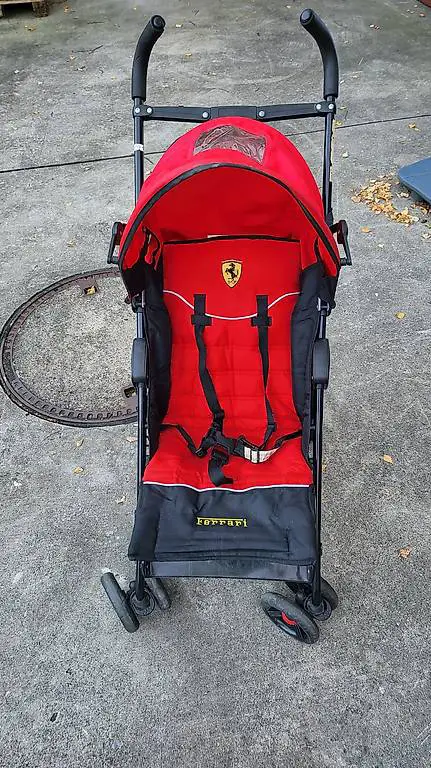 Ferrari Kinderwagen