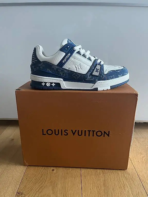 LV Trainer Louis Vuitton