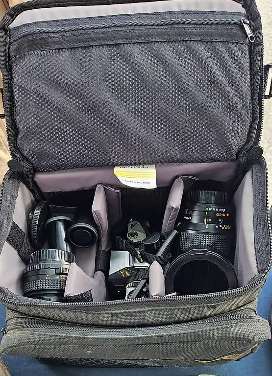 Set fotografico analogico Minolta con custodia Tamrac