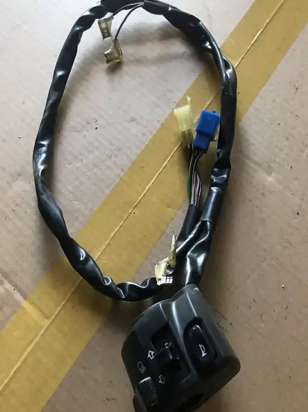 YAMAHA YZF R6 1999-2000 Liechtschalter Neu