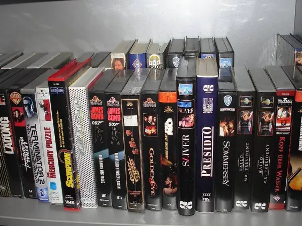 50 VHS VIDEOKASSETTEN GEMISCHT