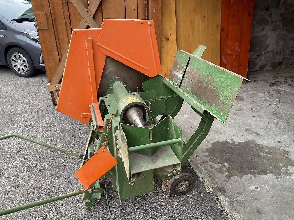 Verkaufe wegen nichtgebrauch Holzfräse mit Spalter