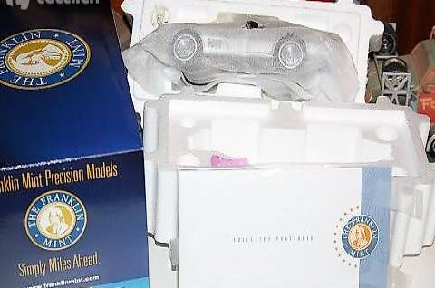 1968 Chevrolet Corvette Targa 1:24