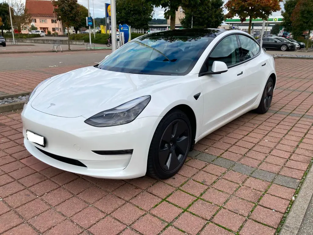 TESLA Model 3 Long Range D