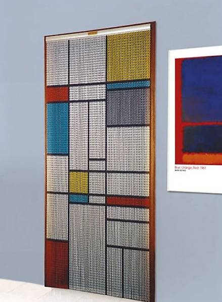 Türvorhang mit Design aus eloxierten Aluminiumketten