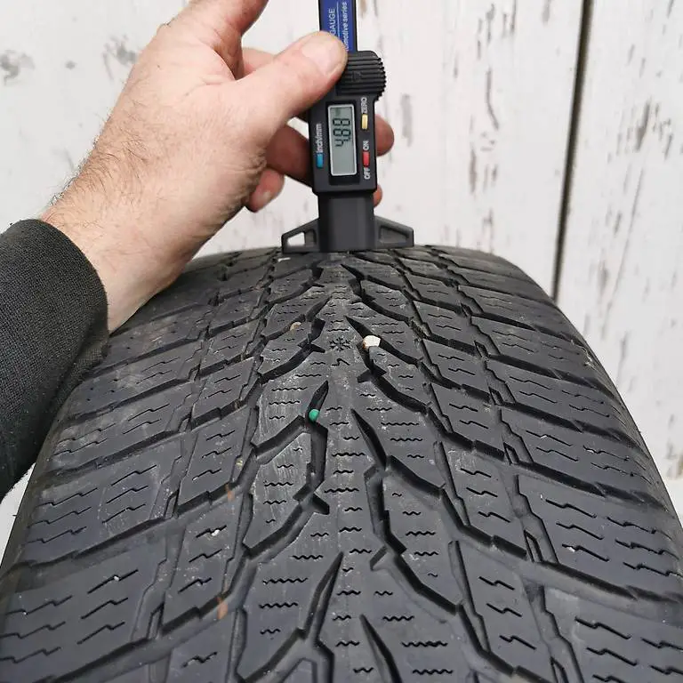 205/55-16 (2055516) Winter Nokian (Stückpreis)