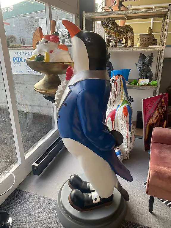 Figur Pinguin von Hand Bemalt