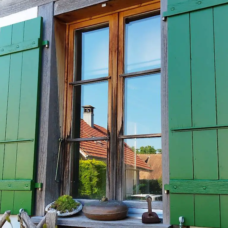 Alte Fenster / Fensterflügel aus Holz