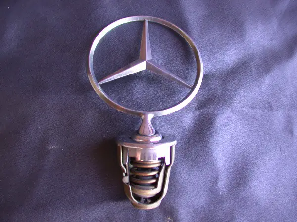 Mercedes Kühlerstern