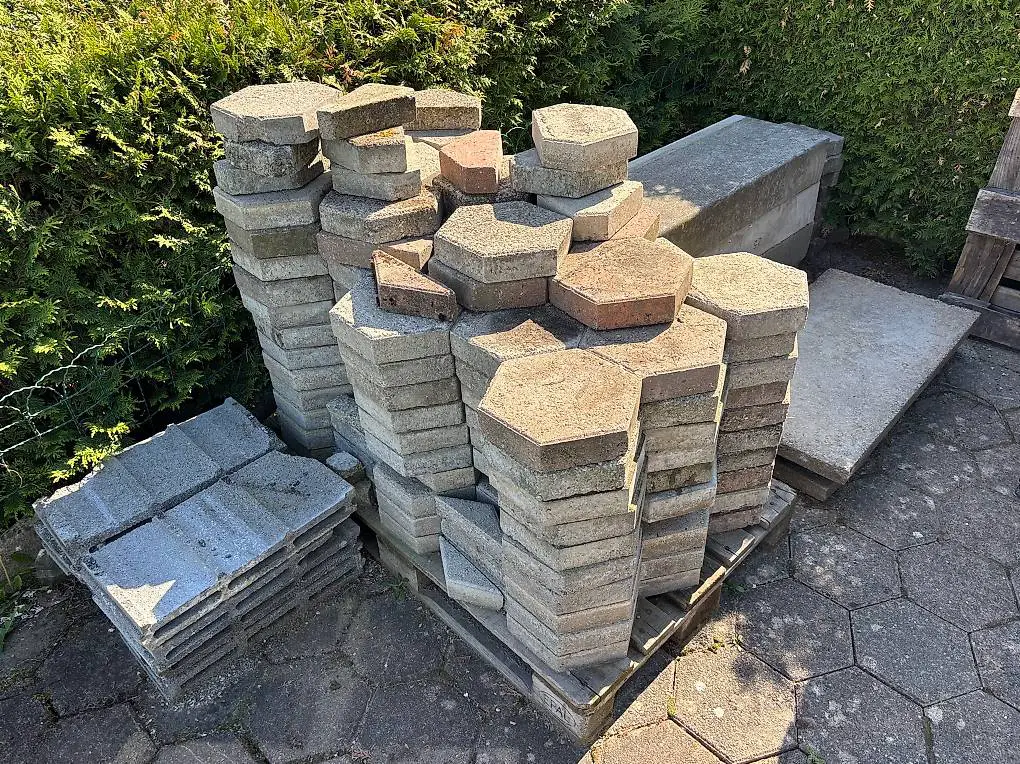 Diverse Pflastersteine, Filterplatten, Gartenplatten etc.