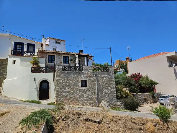 N-GH74 Kreta, Kalo Chorio: Traditionelles Steinhaus zu verkaufen