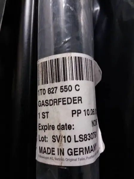 Golf Heckklappendaempfer neu.