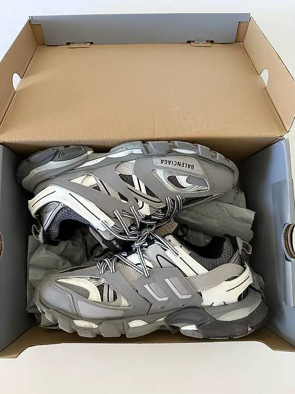 Balenciaga track