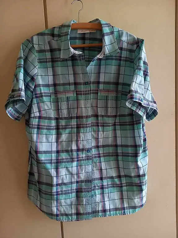 Damenbluse Gr.46, Kurzarm, kariert 60% Cotton 40% Polyester
