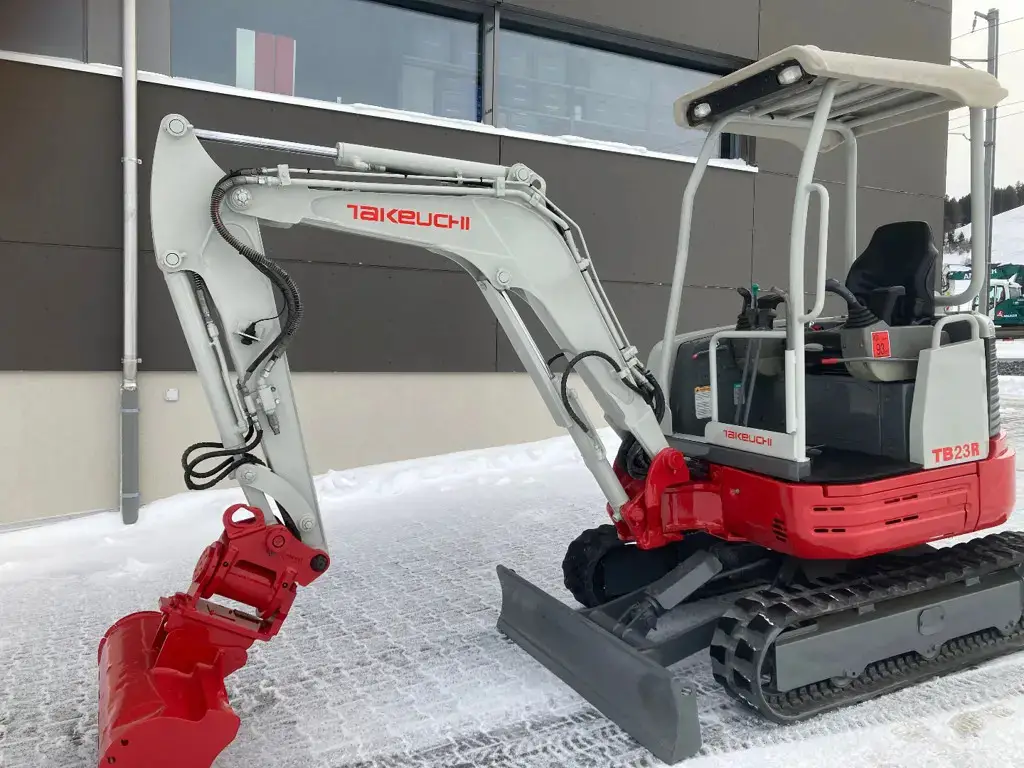 Takeuchi TB23R Bagger, 2.5To