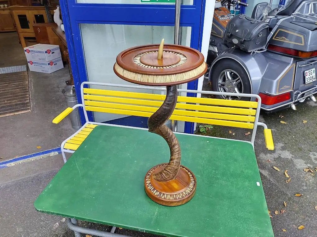 Horn Beistelltisch Sider Table mit Horn und Holz Durchmesser