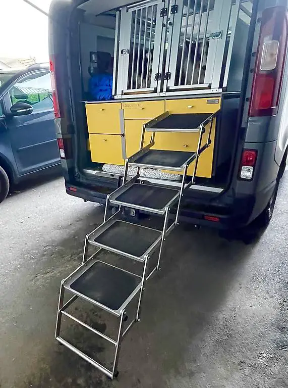 Hundetreppe / Hunderampe von Hundegitter Gilgen, Grafenried