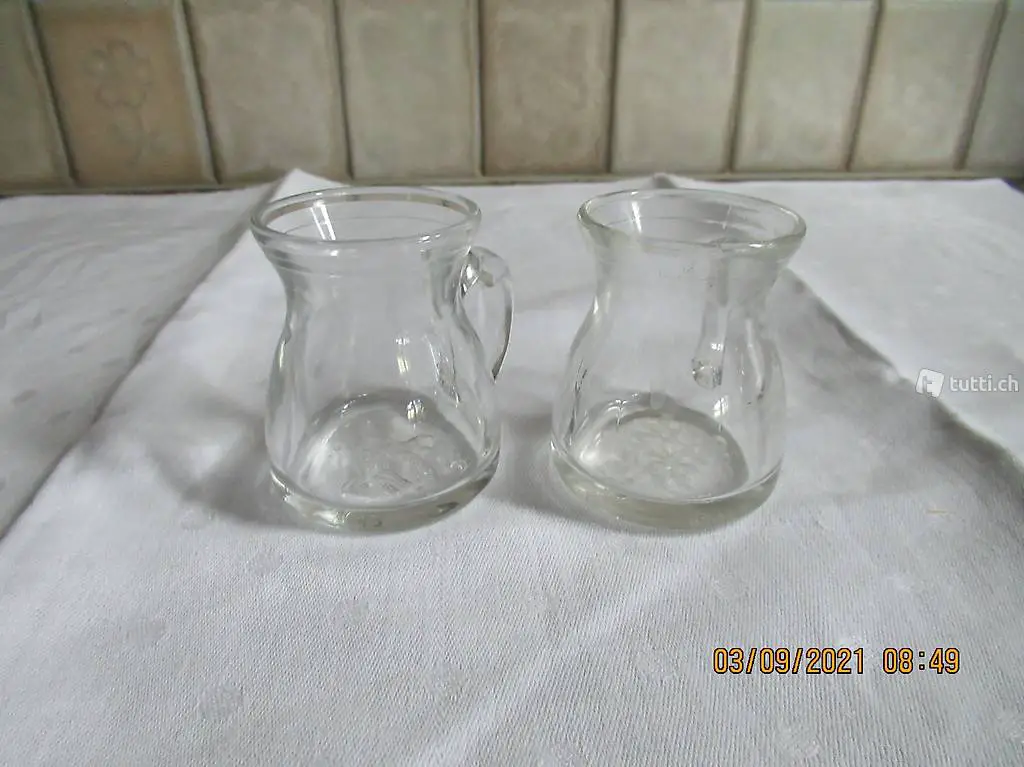 Glaskrüge, klein für Kirsch oder andere hochprozentige Ware