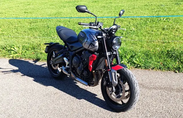triumph trident 660
