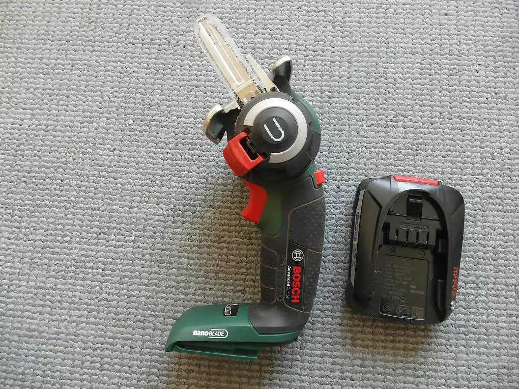 BOSCH Advanced Cut 18 Kettensäge - inkl. Akku