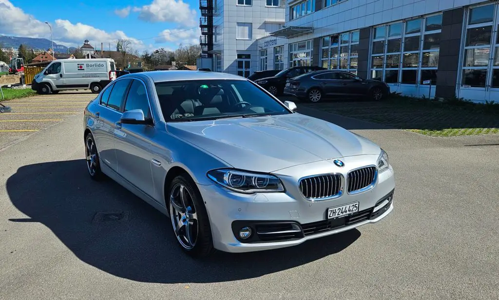 BMW 5er Reihe F10 530d xDrive SAG