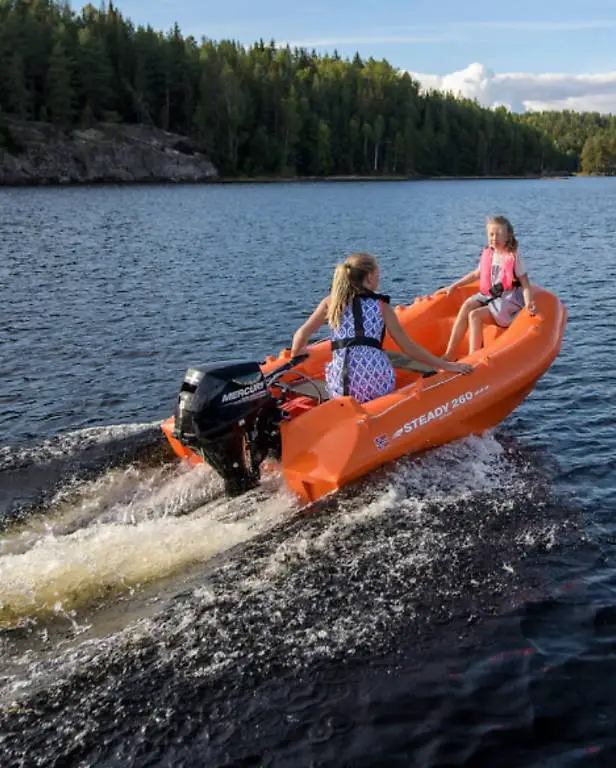 Robustes Freizeitboot Kindertauglich