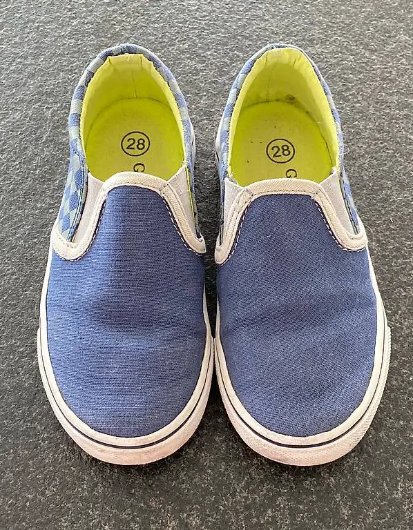 Turnschuhe / Sommer Sneaker Gr. 28