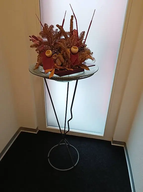 Tolle Dekoschale mit schönem Trockenblumen Gesteck