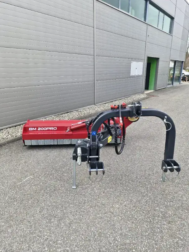 action speciale broyeur d"accotement fpm 200 pro