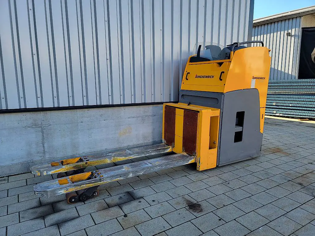 Stapler Jungheinrich ESE 570 Baujahr 2016 Tragkraft 7000kg