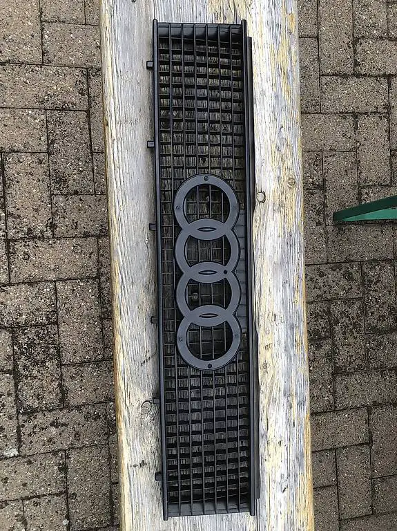 Kühlergrill Audi Coupé 89"