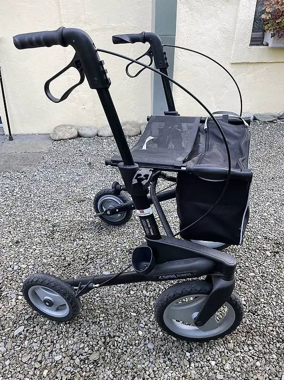 Rollator mit grossen Rädern